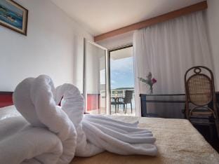 Hotel Issa - Double Room Sea View 33 Apartment in Vis