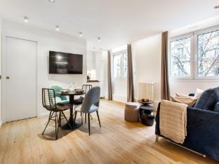 Charming apartment - 1BR4P - Canal St Martin Apartment in Paris