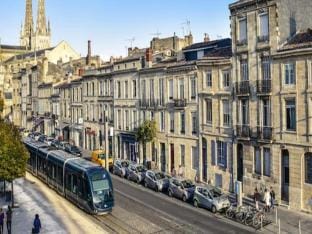 Bel Appartement Face Gare Saint-Jean Apartment in Bordeaux