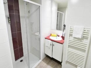 Sea  Golf Apartment Bordeaux Apartment in Bordeaux