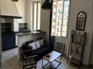 Bright Apt Near Beach  Old Port Apartment in Marseille