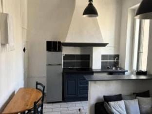 Bright Apt Near Beach  Old Port Apartment in Marseille