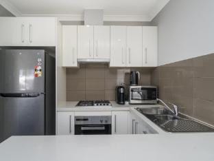 Sunny 2-Bed in Quiet Location with Balcony Apartment in Perth
