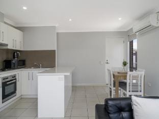 Sunny 2-Bed in Quiet Location with Balcony Apartment in Perth