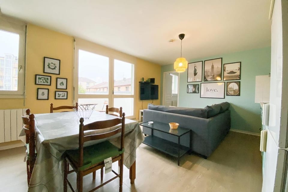 The Bostonian at Grenoble with balcony Apartment in Grenoble