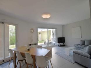 Houses  Villas for 8 People Apartment in Aix-les-Bains