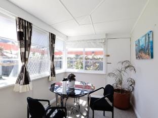 Heritage Home with BBQ  Outdoor Fire Pit Apartment in Tenterfield