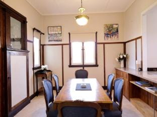 Heritage Home with BBQ  Outdoor Fire Pit Apartment in Tenterfield