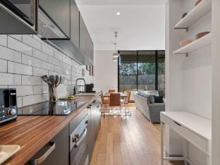 Chic 2-Bed Apartment in Vibrant St Kilda Apartment in Saint Kilda