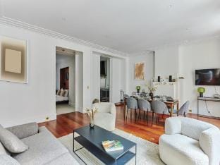 Sublime 3 bedroom flat Palais Royal Bourse Apartment in Paris