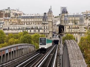 Cozy Studio Near Canal Saint Martin Apartment in Paris