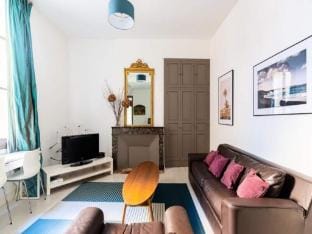 Magnificent Apartment Hyper Center Apartment in Bordeaux