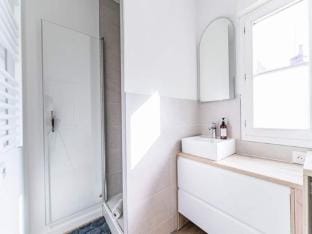 Bright 60m Apt on Right Bank Apartment in Bordeaux