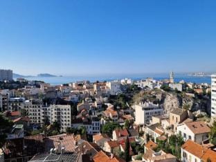 Sunny Apt with Sea View Apartment in Marseille