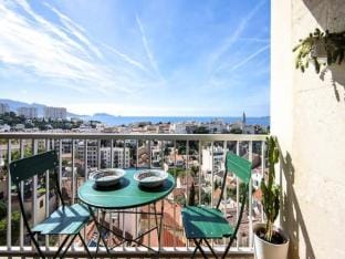 Sunny Apt with Sea View Apartment in Marseille