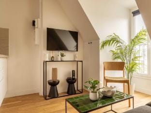 Charming studio AC - 2P- Montorgueil Apartment in Paris
