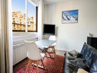 Apartment Folie-meacutericourt - Apartment in Paris