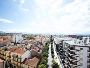 Business Studio 1 or 2 People Apartment in Perpignan