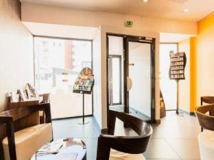 Business Studio 1 or 2 People Apartment in Perpignan