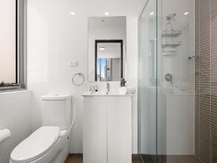 Central 2-Bed with Parking  Stunning Views Apartment in Parramatta