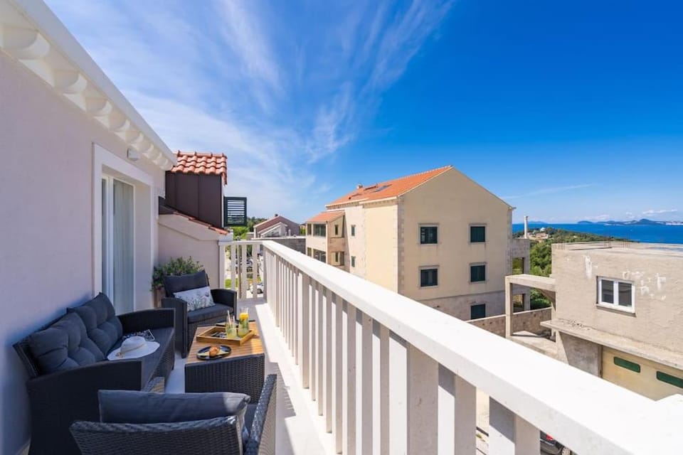 Friends  Family Home - Four Bedrooms Apartment Apartment in Cavtat