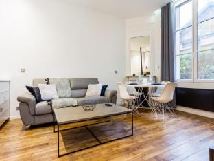 Peaceful apartment - 1BR4P - Eiffel Tower Apartment in Paris