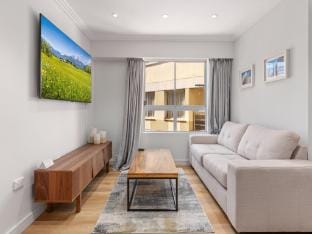 Bright  Spacious 1-Bed in Vibrant Sydney Apartment in Sydney