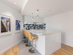 Bright  Spacious 1-Bed in Vibrant Sydney Apartment in Sydney