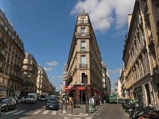 Charming 2-Room Apt by Square Montholon Apartment in Paris