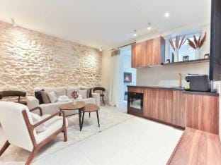 Peaceful apartment in Eiffel Tower Apartment in Paris