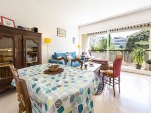 Residence Le Gallia, Peaceful with Terrace Apartment in Cannes