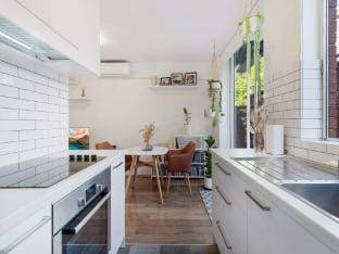 Snug St Kilda Apartment with Private Courtyard Apartment in Saint Kilda