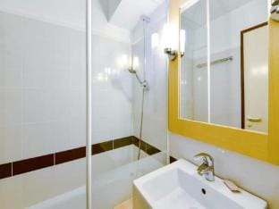 Studio 5 People - Selection - Sea View Apartment in Arzon