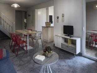 Room Villa 8 People Comfort Air Conditioned Apartment in Occitanie