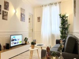 The Palais Des Glaces Hypercenter Port Apartment in Caen