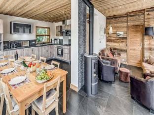 Chalet Les Lauzes for ten people Apartment in Champagny-en-Vanoise