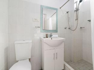 Perfectly Located Studio by Rushcutters Bay Park Apartment in Sydney