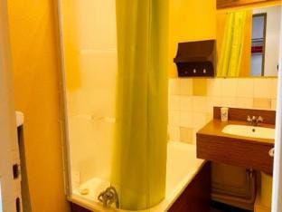 Residence Les Aloubiers for 9 people Apartment in Provence