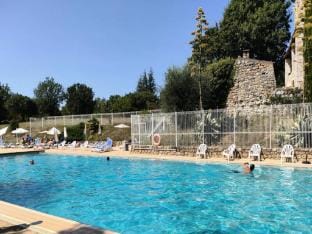 Rooms 2 People PRM Apartment in Berrias-et-Casteljau