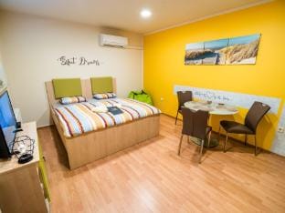 Elegant and Stylish Retreat Apartments with Terrace - Studio Apartment with Terrace Apartment in Slovenia