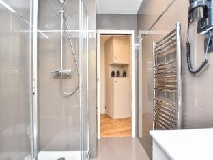 Bright apartment - 1BR4P - Opera Garnier Apartment in Paris