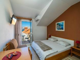 Apartments Senjo - Studio Apartment with Balcony and Sea View Apartman 2 Apartment in Cavtat