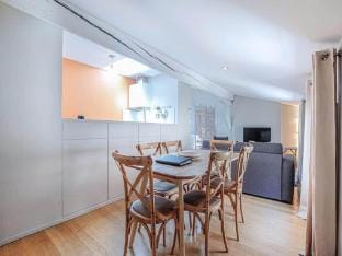 Renovated T2 for 4 Near Park Apartment in Bordeaux