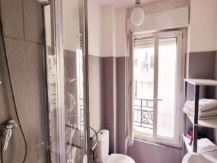 Cute Studio with View, Near Beach Apartment in Nice