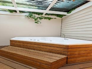 Lush 3-Bed House near the Beach Apartment in Rosebud