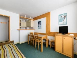 rooms for 6 people Comfort Apartment in Occitanie