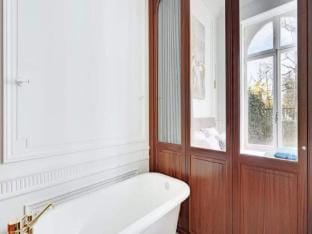 Maison Labruyere - Royal Garden Suite Apartment in Bordeaux