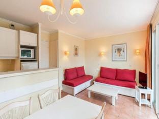Apartment in Provence with Heated Wave Pool Apartment in Mallemort