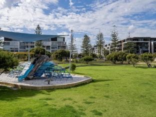 Modern 1-Bed Apartment with Views in Fremantle Apartment in North Fremantle