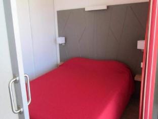 Rooms 4 People - Patio Side Apartment in Hendaye